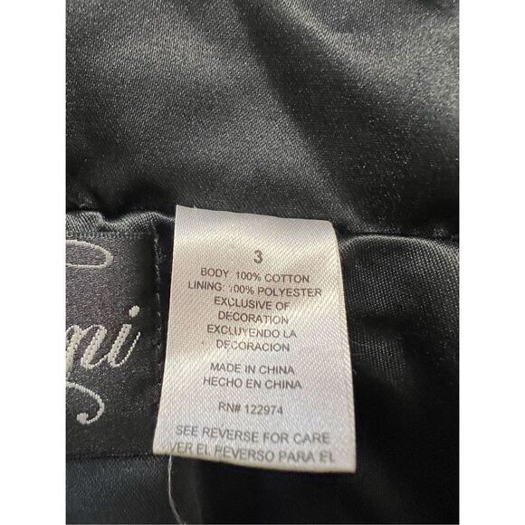 Elebini Cape  - Picture 6 of 6